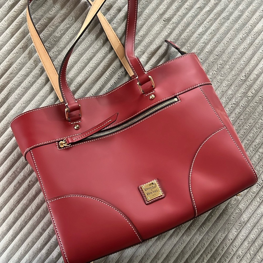 Dooney &Bourke
